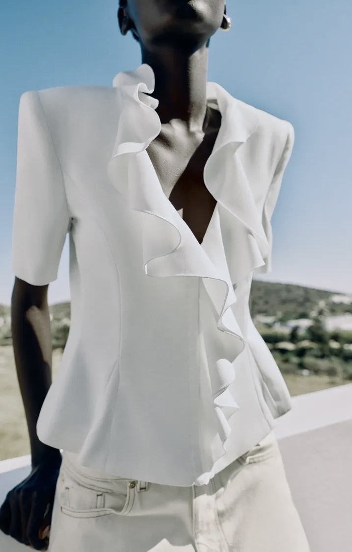  کت مدرن با جزئیات مهندسی‌شده برند ZARA ORIGINAL اورجینال NEW 2026 