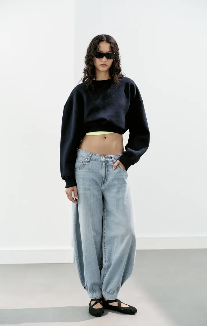  سویشرت نخی یقه گرد، آستین بلند و طرح چین دار برند ZARA ORIGINAL اورجینال NEW 2026 