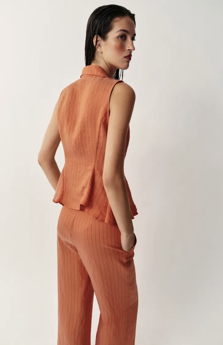  جلیقه کلاسیک یقه دار با برش کلوش برند ZARA ORIGINAL زارا اورجینال NEW 2026 انگلستان 