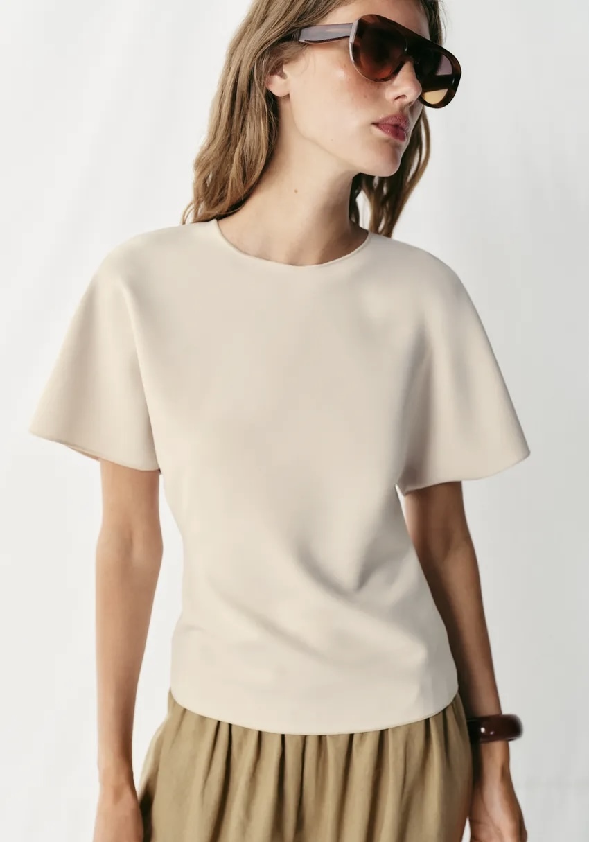  تی شرت یقه گرد مدل “Minimalist Detail” با برش پشت برند ZARA ORIGINAL اورجینال NEW 2026 
