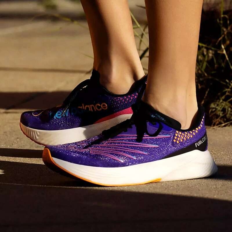  کفش مخصوص دویدن زنانه New Balance Running رانینگ نیوبالانس اورجینال کد WRCELVB2 ORIGINAL 